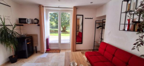 Les Gites Sur La Colline - Modern Studio gite with Pool